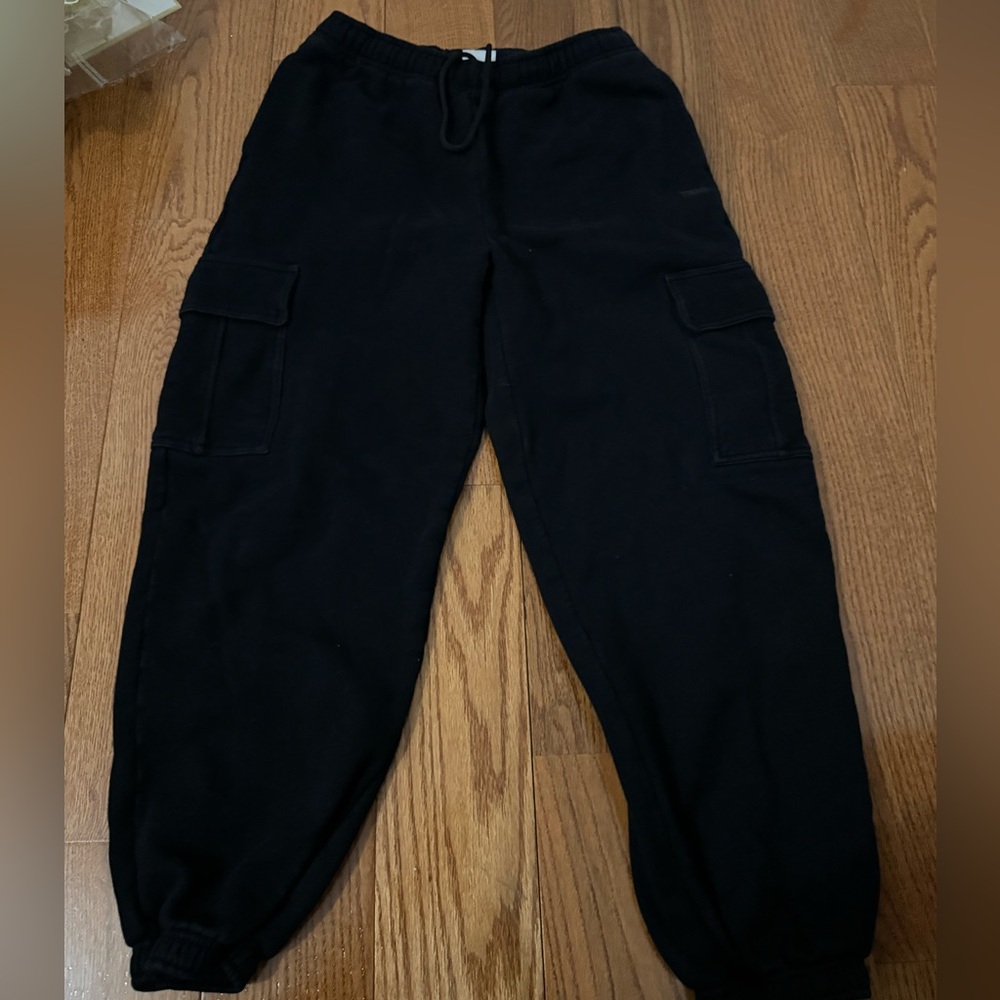 Aritzia cargo joggers